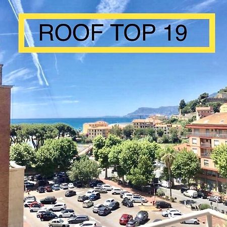 Roof Top 19 เวนติมิญา ภายนอก รูปภาพ